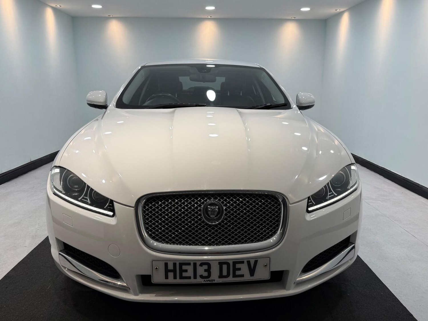 Used Jaguar XF 2013 for sale - 76837052: Photo 2