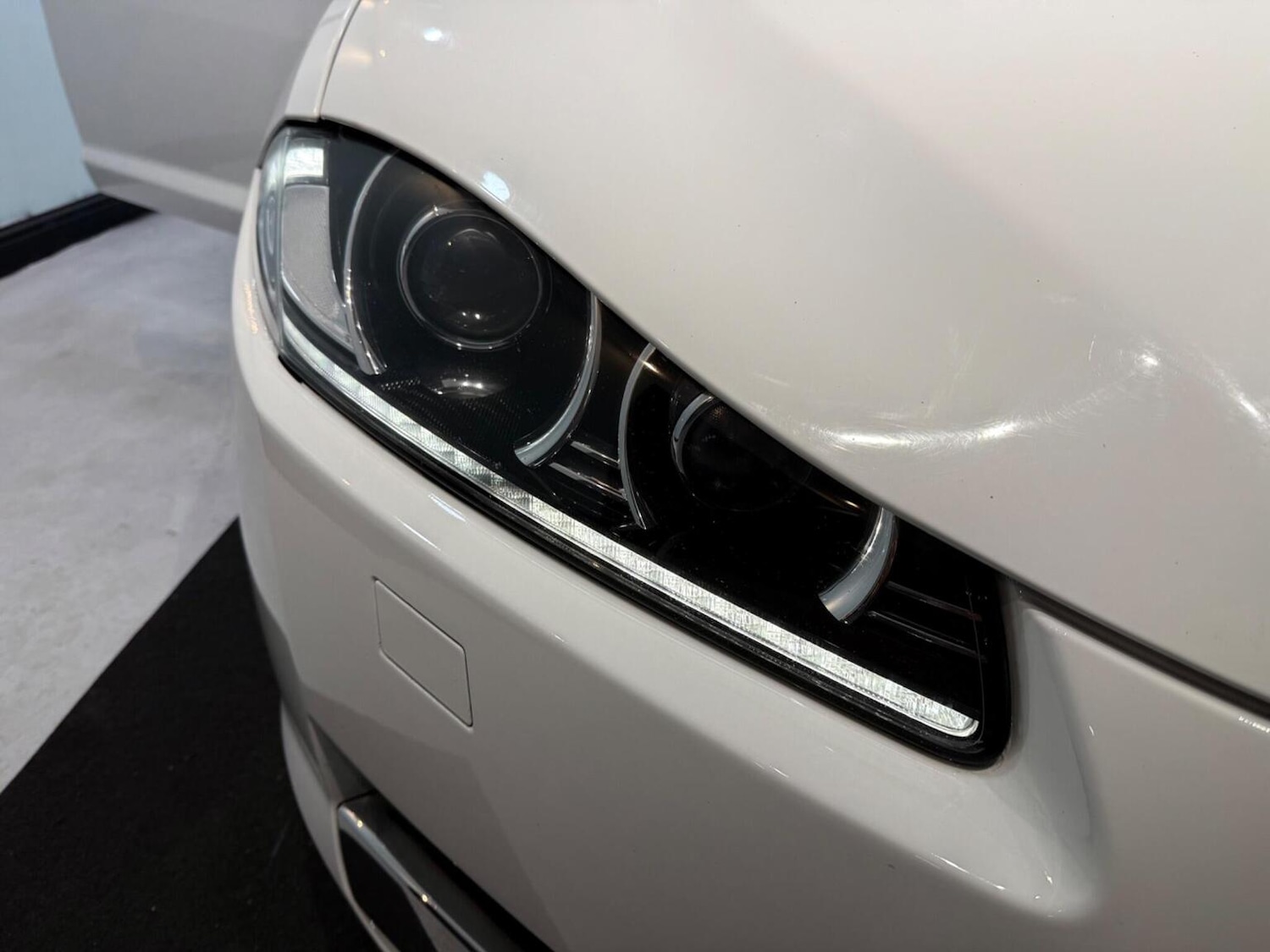 Used Jaguar XF 2013 for sale - 76837052: Photo 26