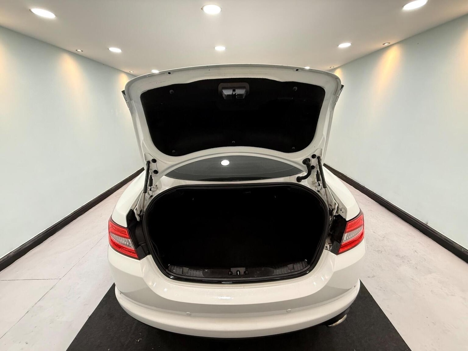 Used Jaguar XF 2013 for sale - 76837052: Photo 7