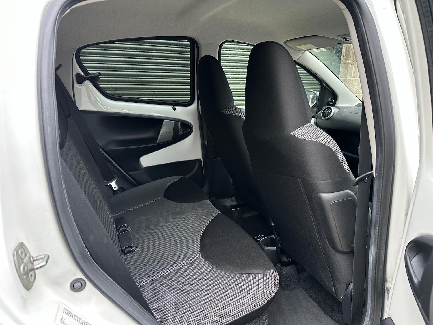 Used Toyota AYGO 2012 for sale - 77431683: Photo 28