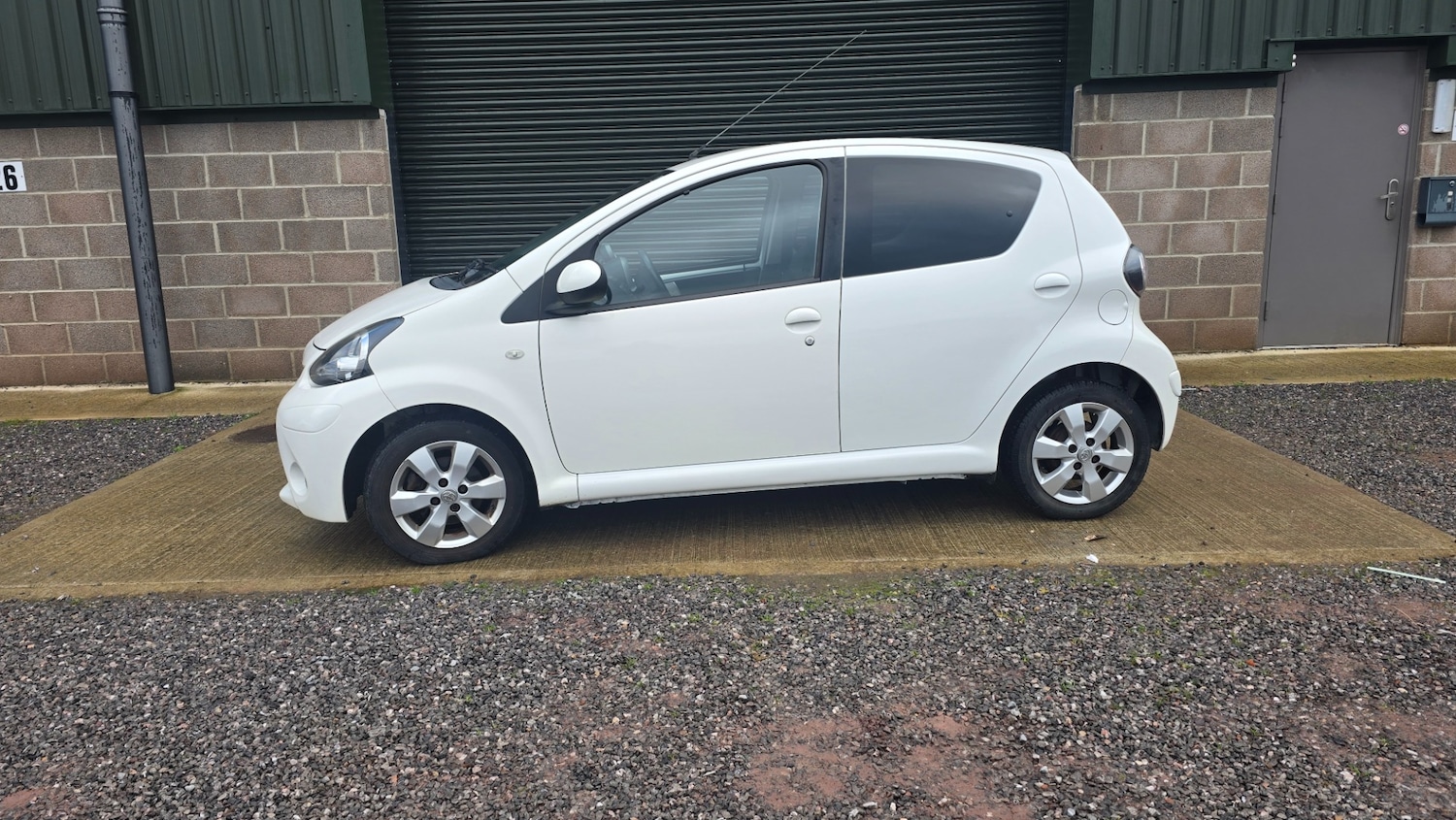 Used Toyota AYGO 2014 for sale - 77437736: Photo 9