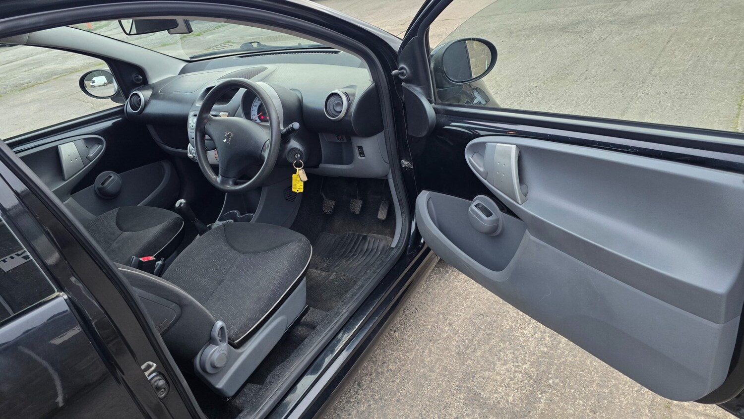 Used Peugeot 107 2011 for sale - 77466113: Photo 20