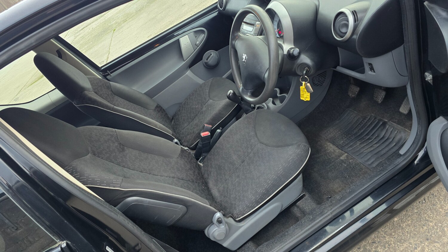 Used Peugeot 107 2011 for sale - 77466113: Photo 21