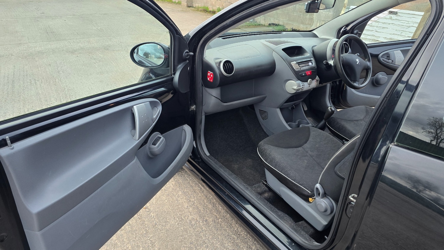 Used Peugeot 107 2011 for sale - 77466113: Photo 24