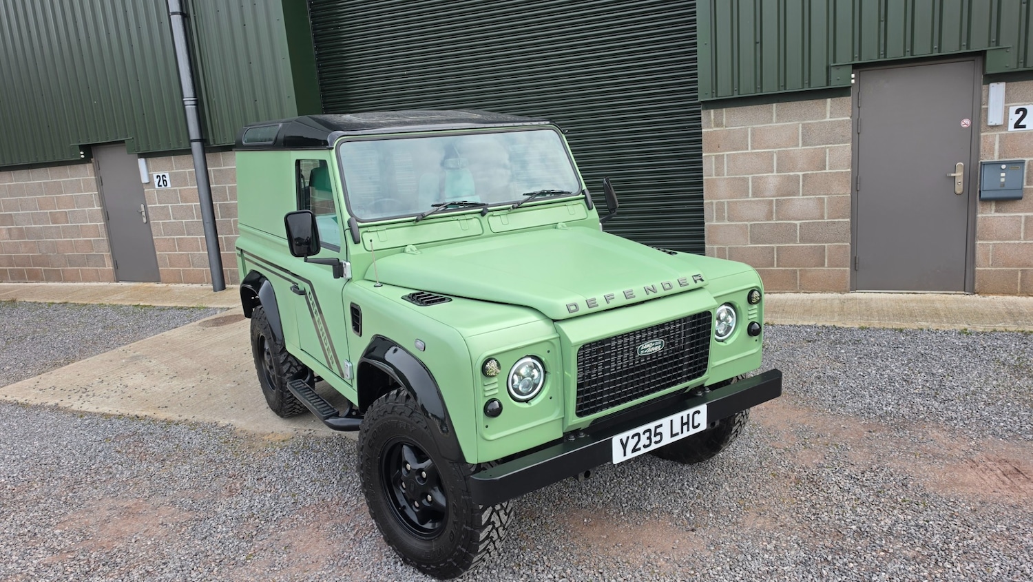 Used Land Rover Defender 2001 for sale - 77982021: Photo 2