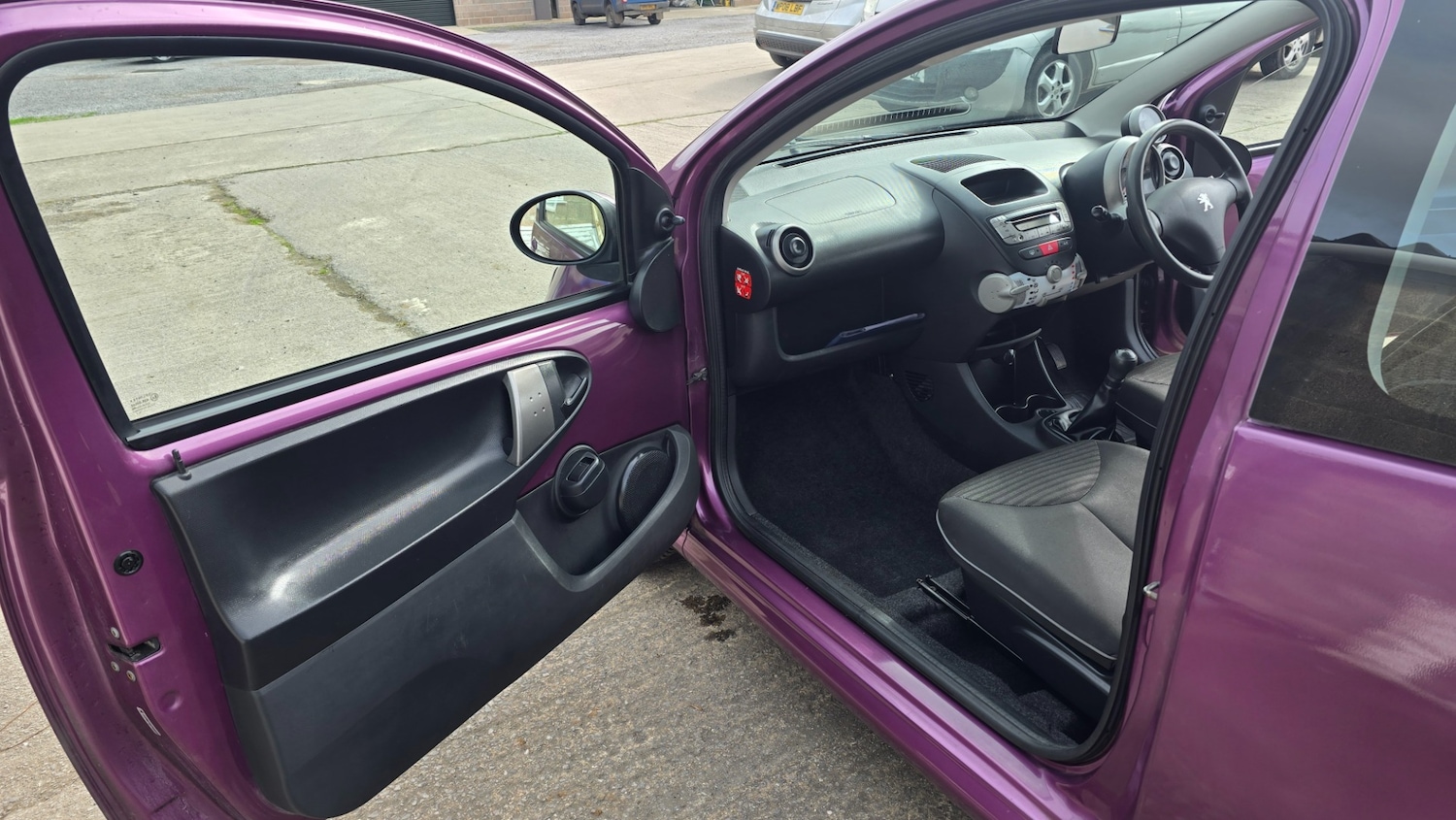 Used Peugeot 107 2014 for sale - 77691141: Photo 24