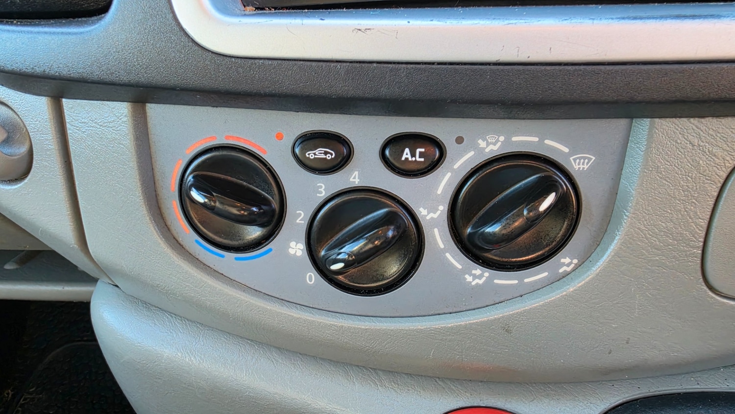 Used Vauxhall Vivaro 2011 for sale - 77851846: Photo 18