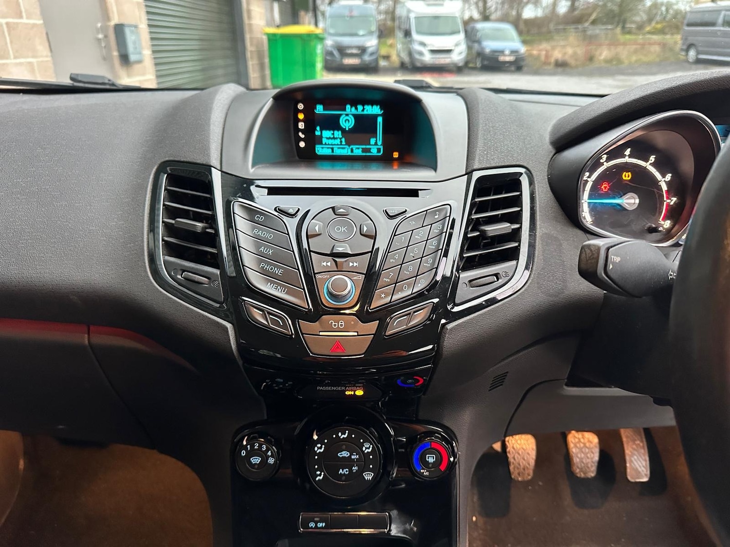 Used Ford Fiesta 2015 for sale - 77466117: Photo 28