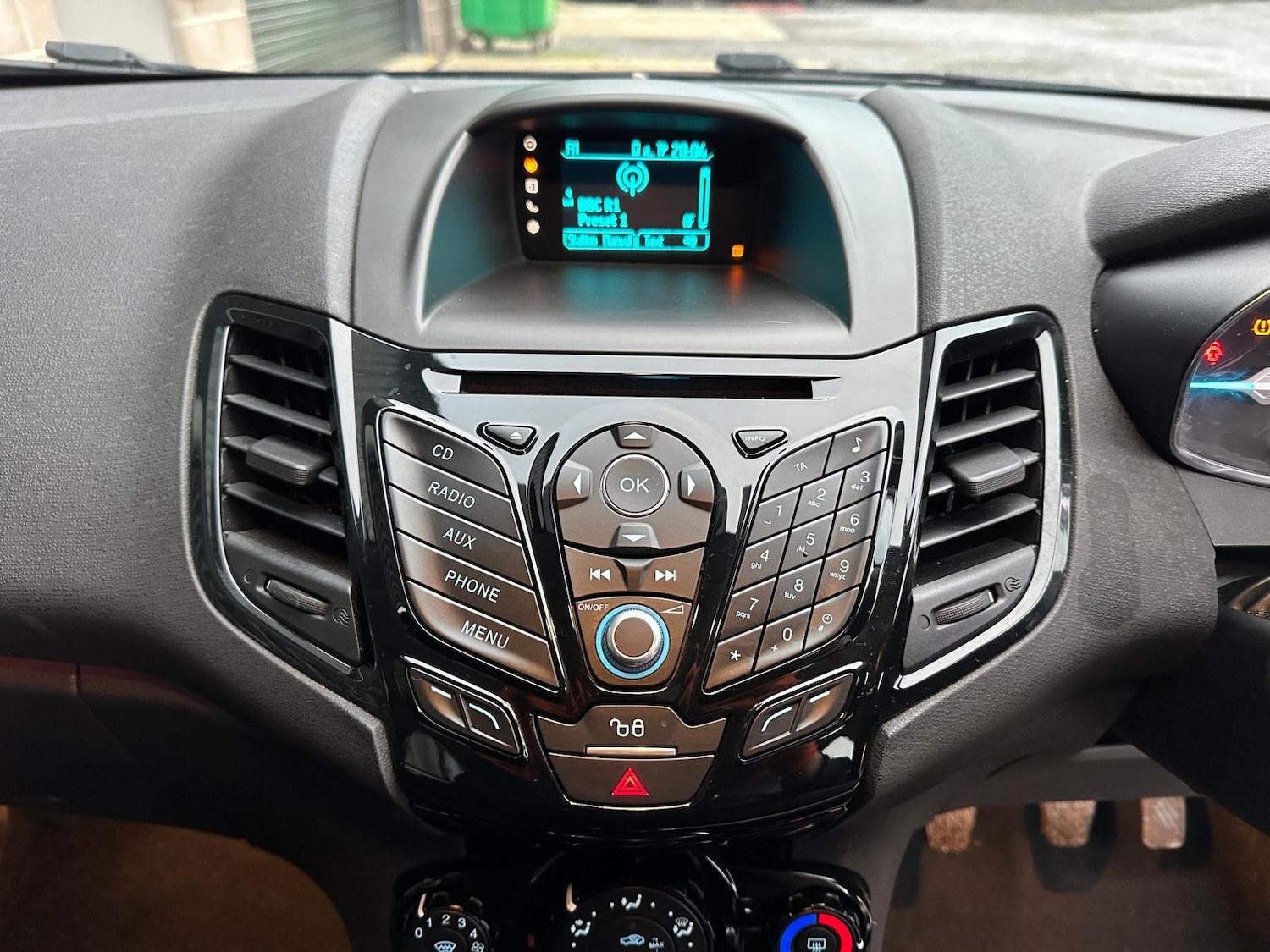 Used Ford Fiesta 2015 for sale - 77466117: Photo 30