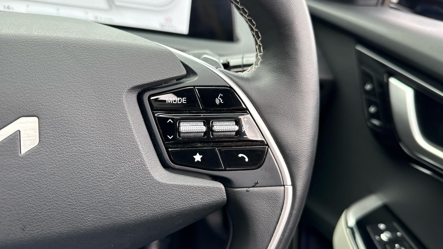 Used Kia EV6 2023 for sale - 76388672: Photo 44