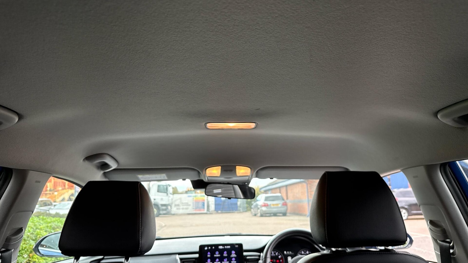 Used Kia Stonic 2022 for sale - 76307204: Photo 11