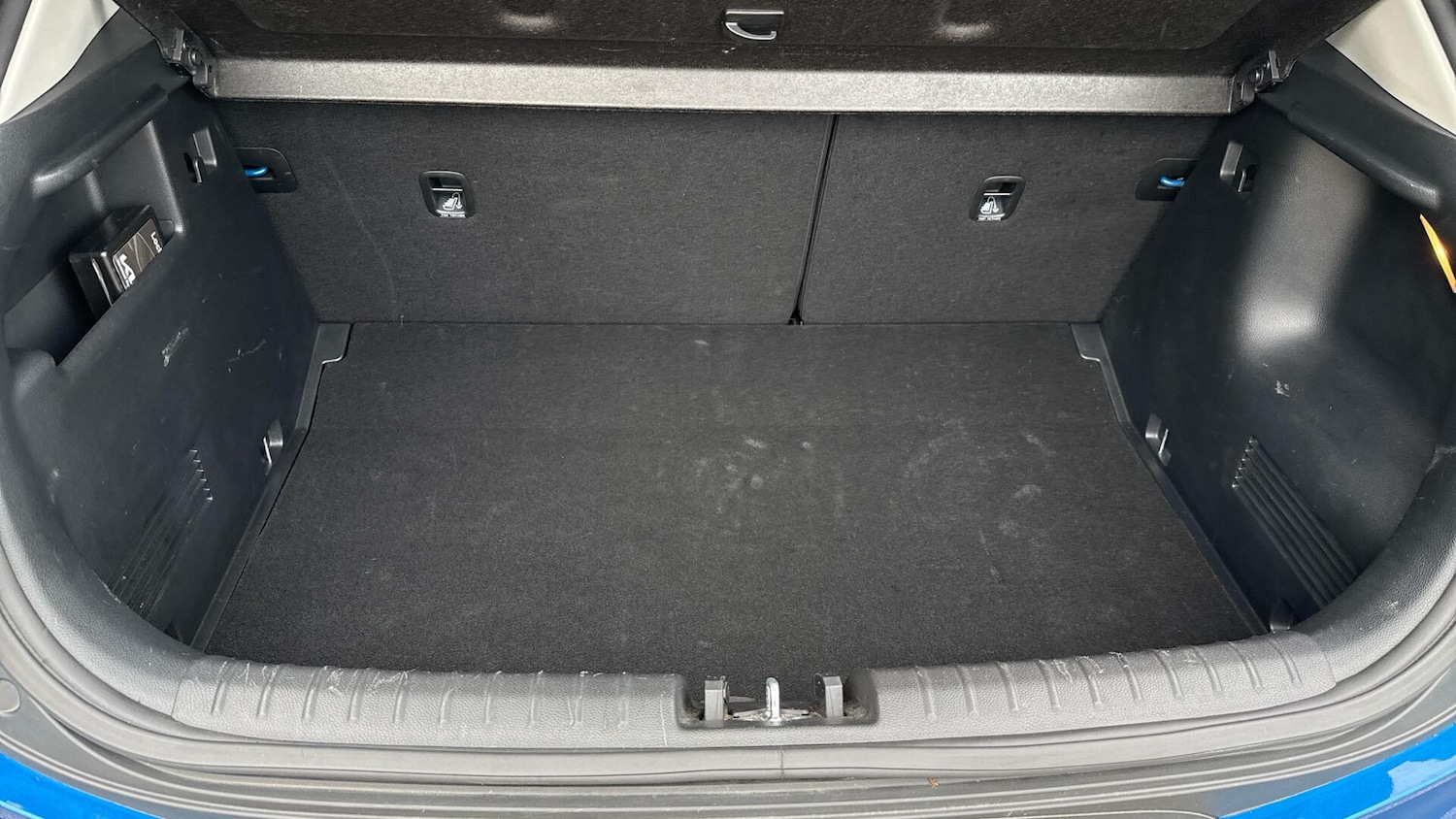 Used Kia Stonic 2022 for sale - 76307204: Photo 28