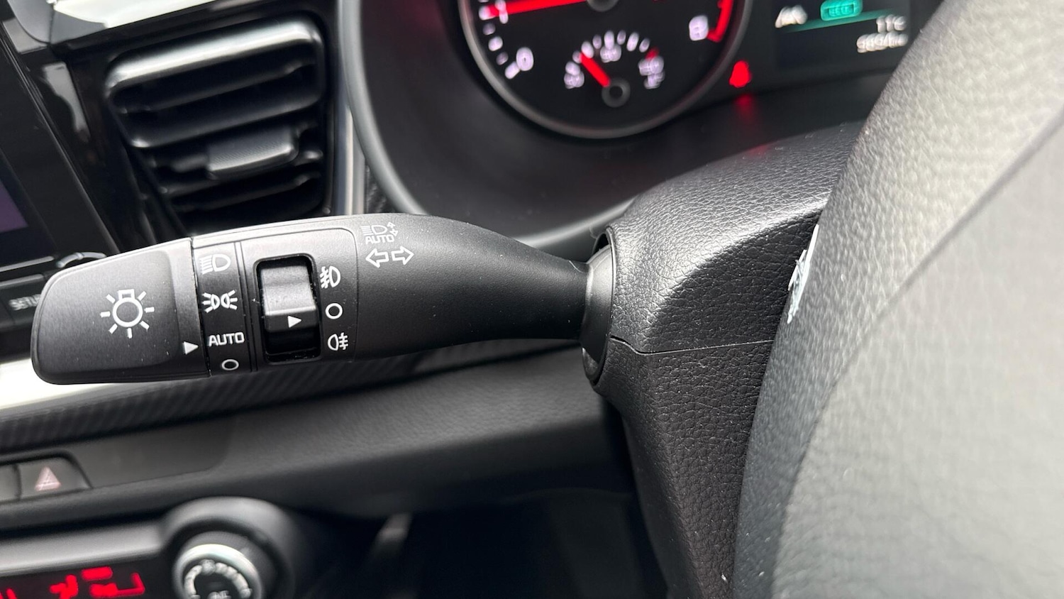 Used Kia Stonic 2022 for sale - 76307204: Photo 36