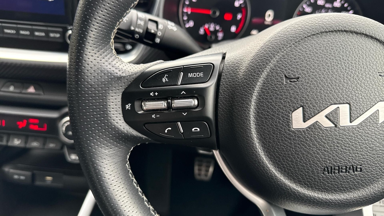 Used Kia Stonic 2022 for sale - 76307204: Photo 38