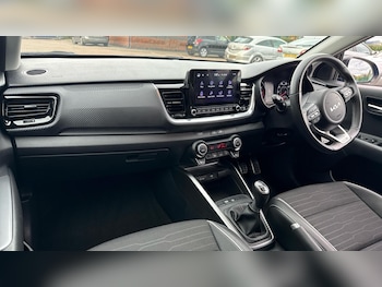 Used Kia Stonic 2022 for sale - 76307204: Photo