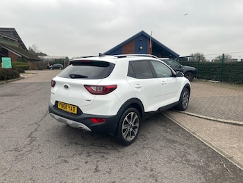 Used Kia Stonic 2018 for sale - 76801442: Photo