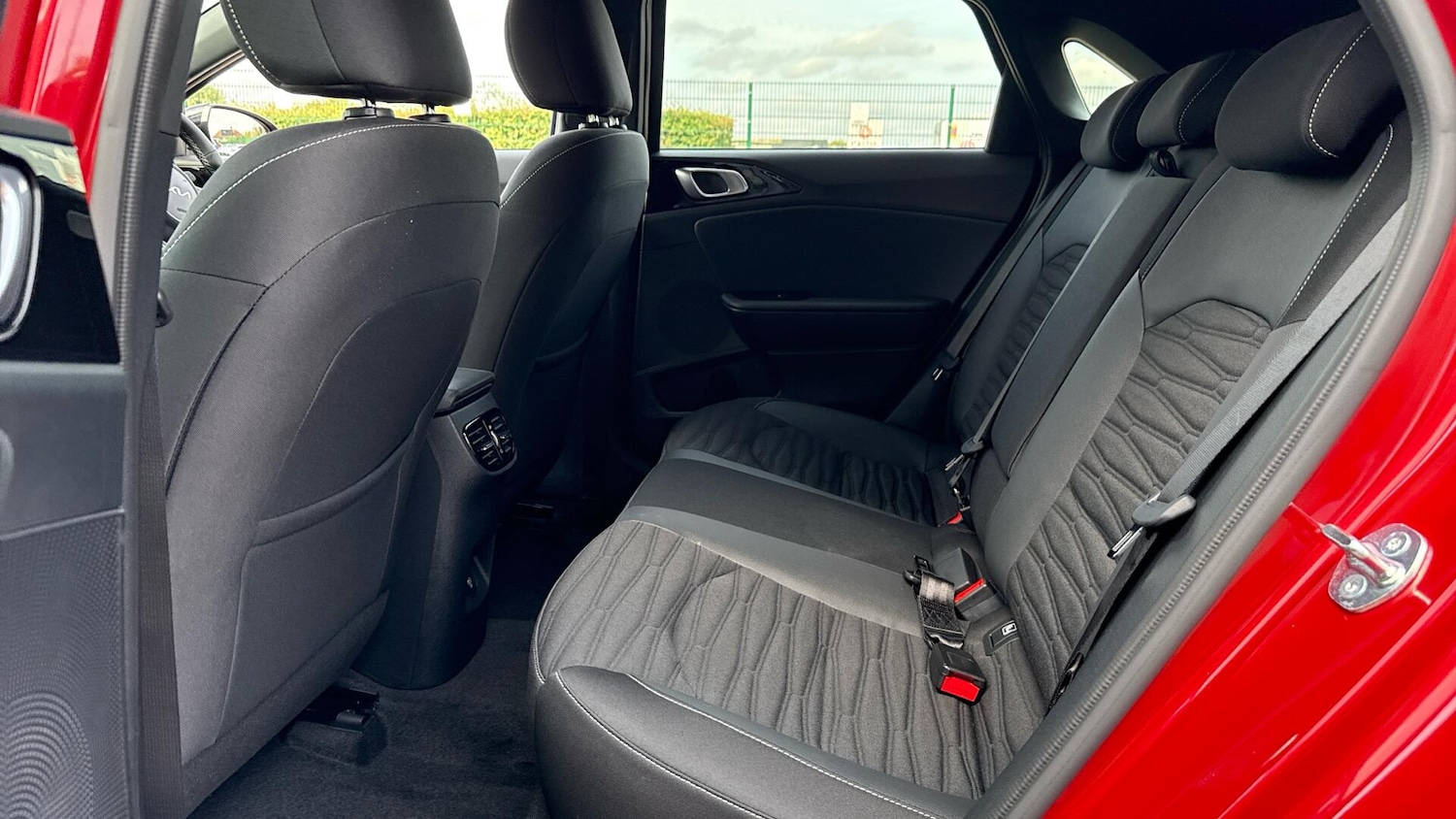 Used Kia Ceed 2025 for sale - 76306190: Photo 9