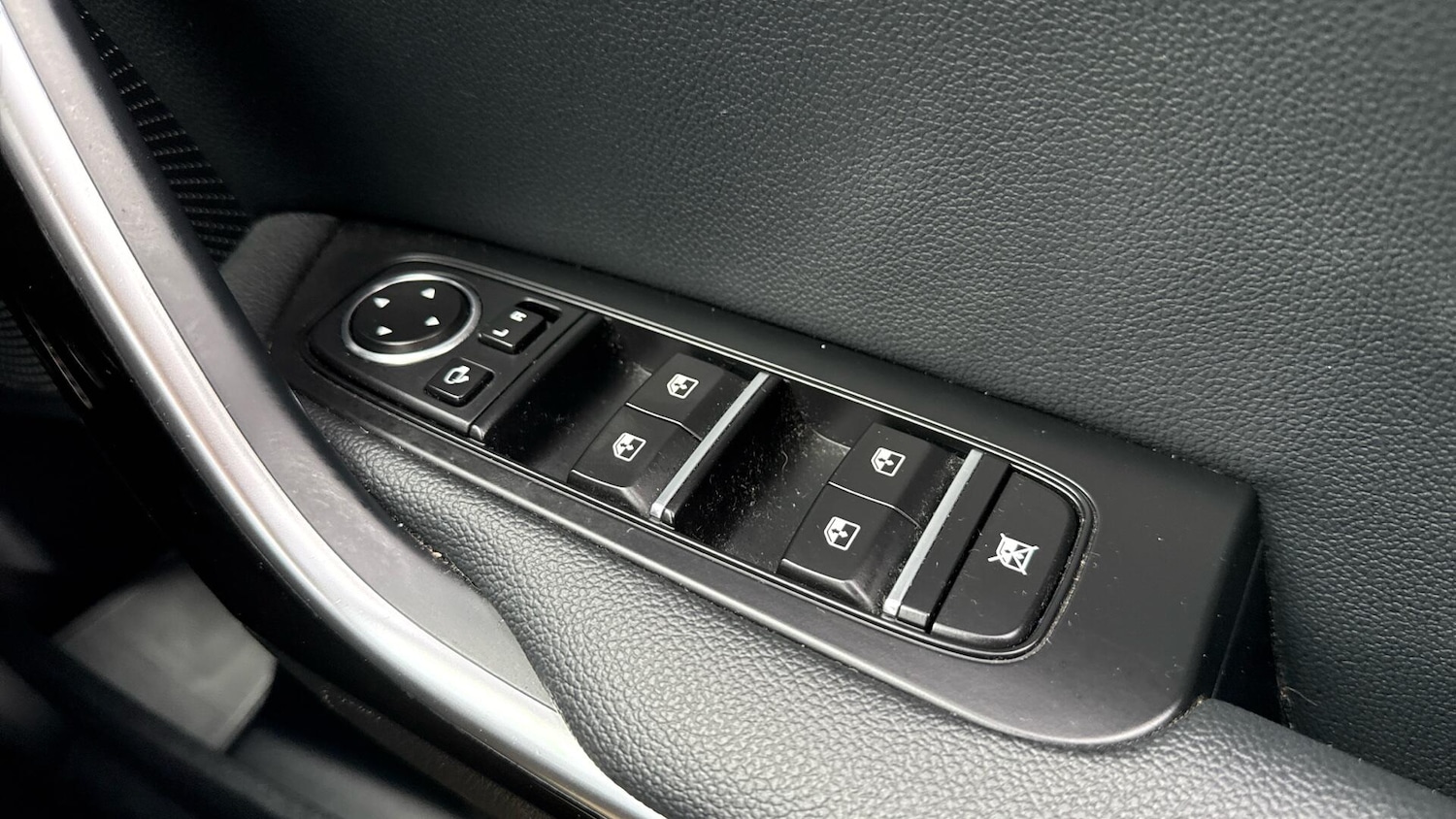 Used Kia XCeed 2023 for sale - 76306352: Photo 35