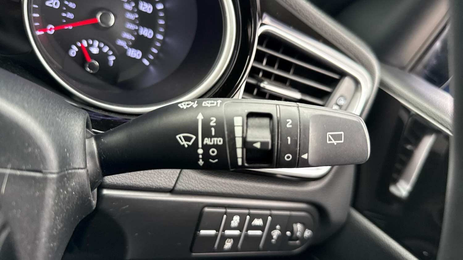 Used Kia XCeed 2023 for sale - 76306352: Photo 37