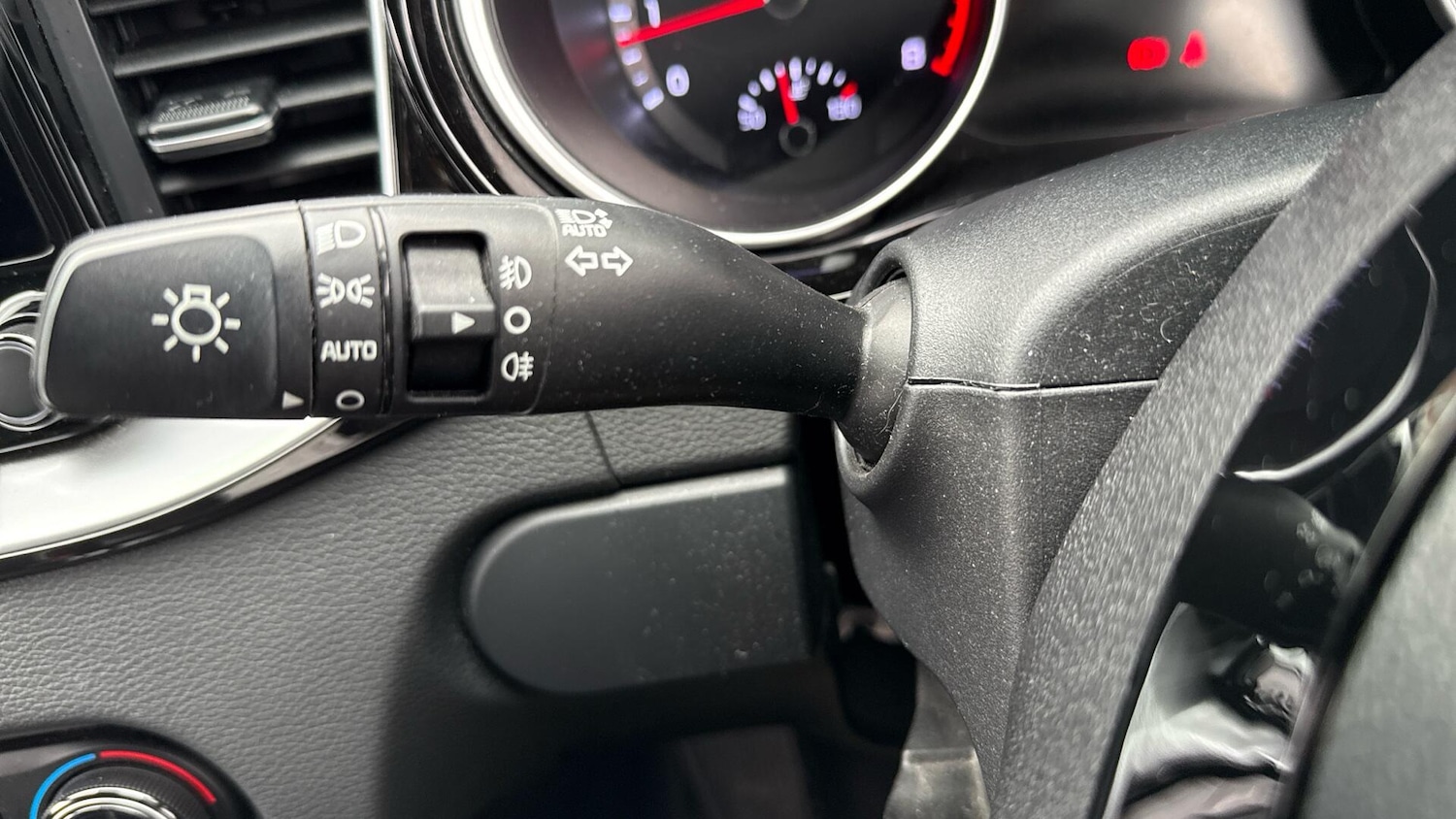 Used Kia XCeed 2023 for sale - 76306352: Photo 38