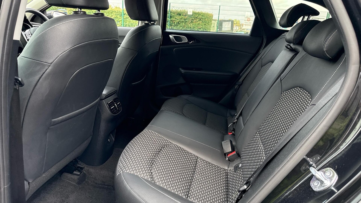 Used Kia Ceed 2025 for sale - 76306436: Photo 9