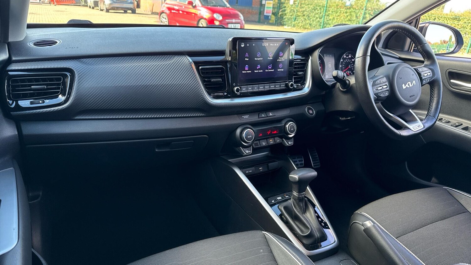 Used Kia Stonic 2022 for sale - 76561718: Photo 3