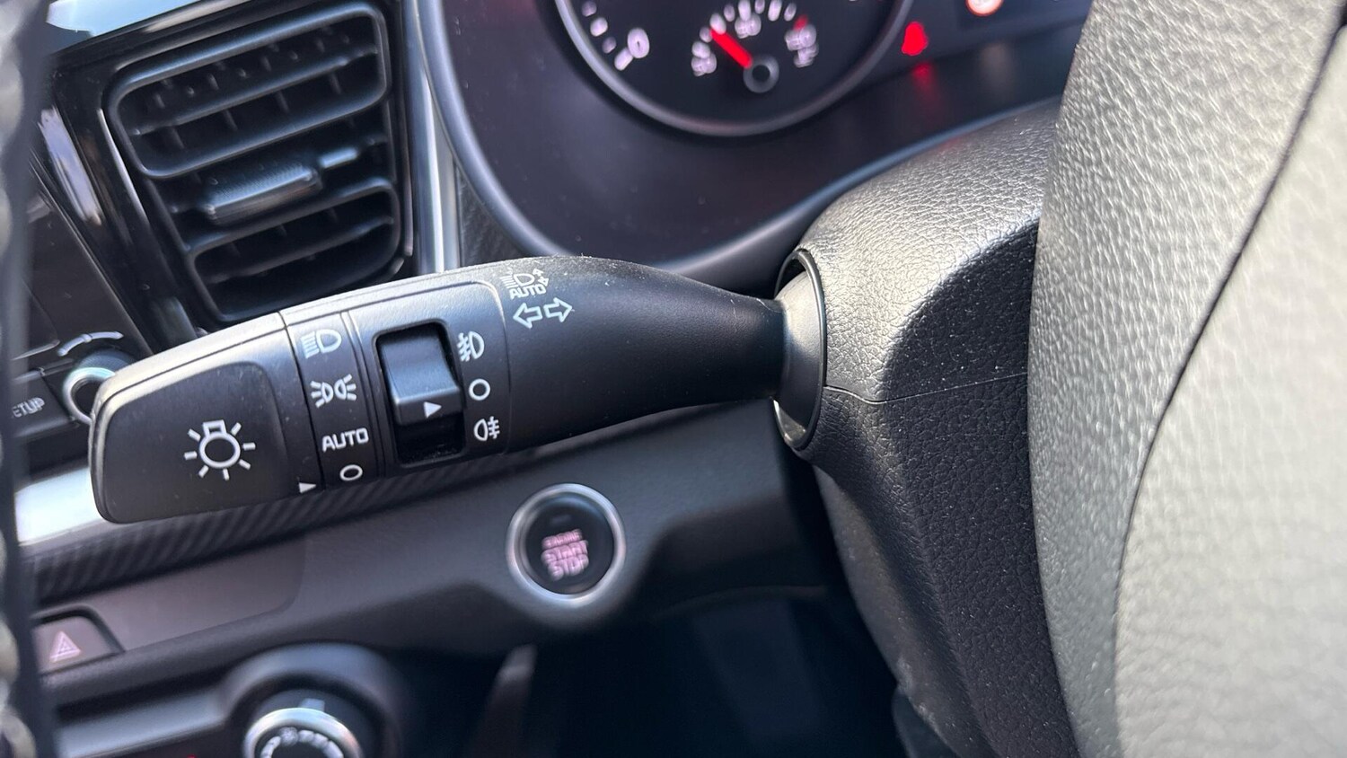 Used Kia Stonic 2022 for sale - 76561718: Photo 37