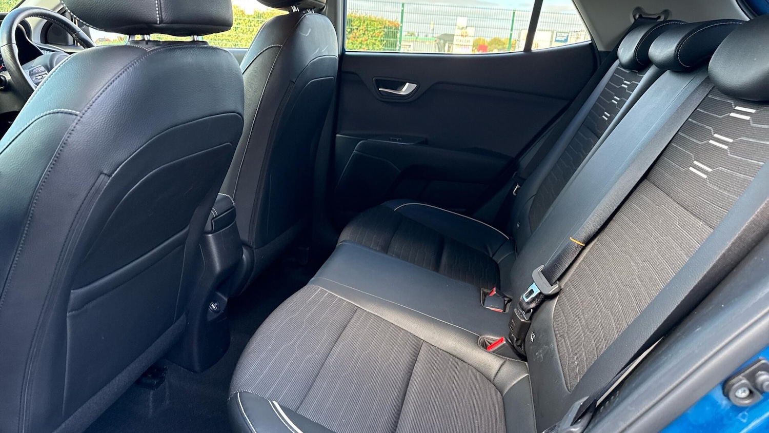 Used Kia Stonic 2022 for sale - 76561718: Photo 9