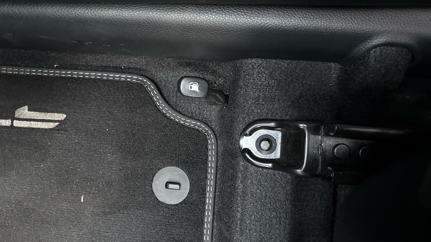 Used Kia Picanto 2024 for sale - 76371018: Photo 32