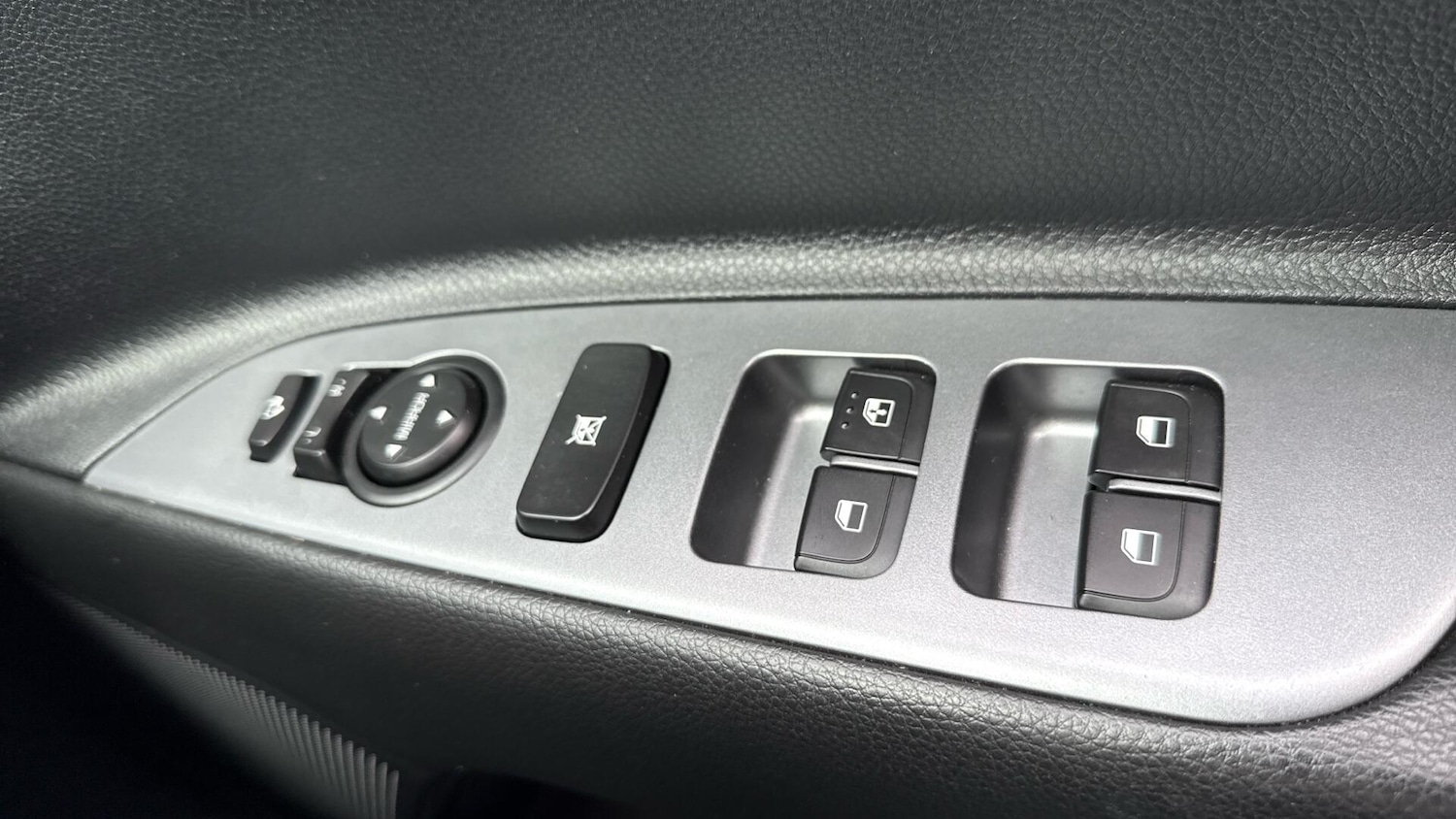 Used Kia Stonic 2022 for sale - 76306415: Photo 33