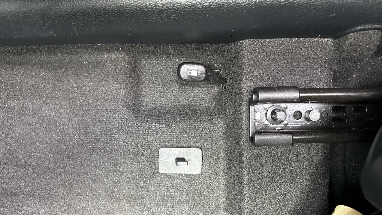 Used Kia Stonic 2022 for sale - 76306415: Photo 35