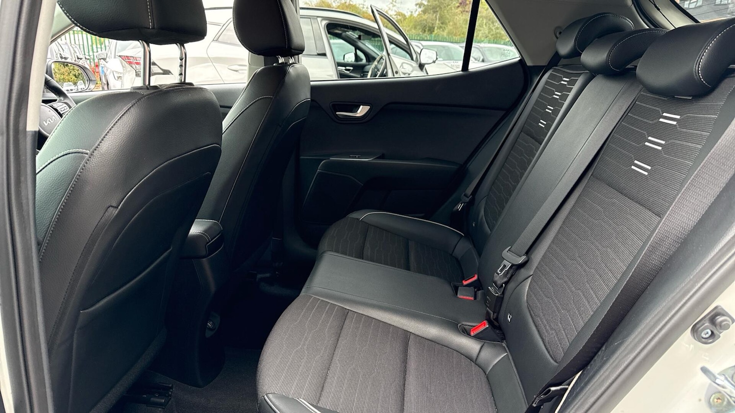 Used Kia Stonic 2022 for sale - 76306415: Photo 9