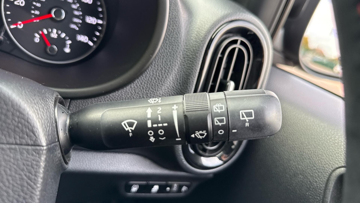 Used Kia Picanto 2023 for sale - 76317984: Photo 35