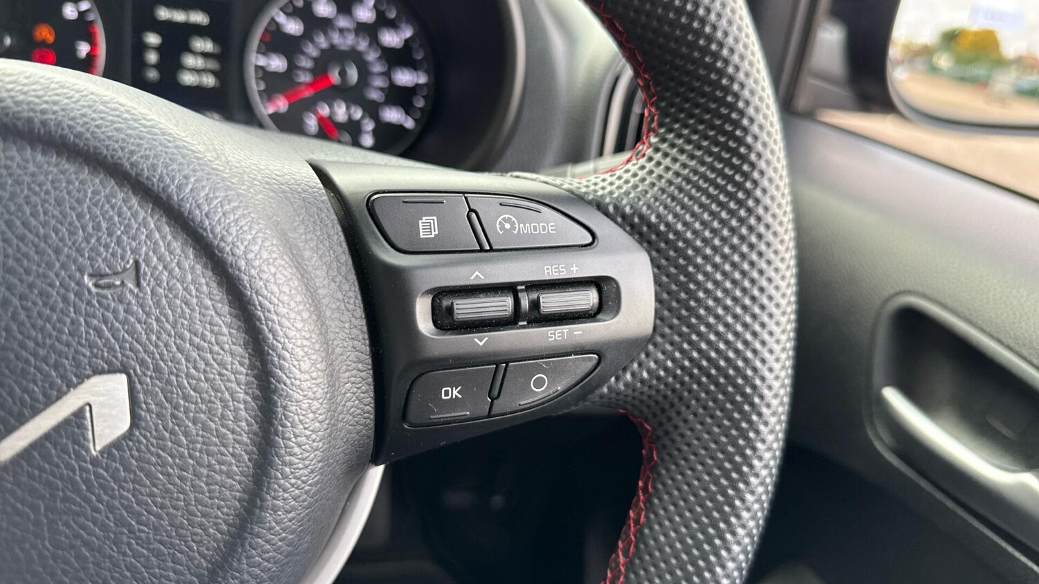 Used Kia Picanto 2023 for sale - 76317984: Photo 37