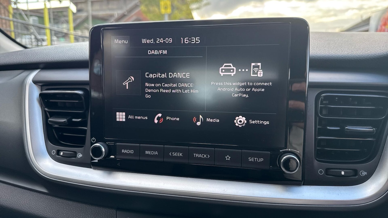 Used Kia Stonic 2023 for sale - 76371125: Photo 10