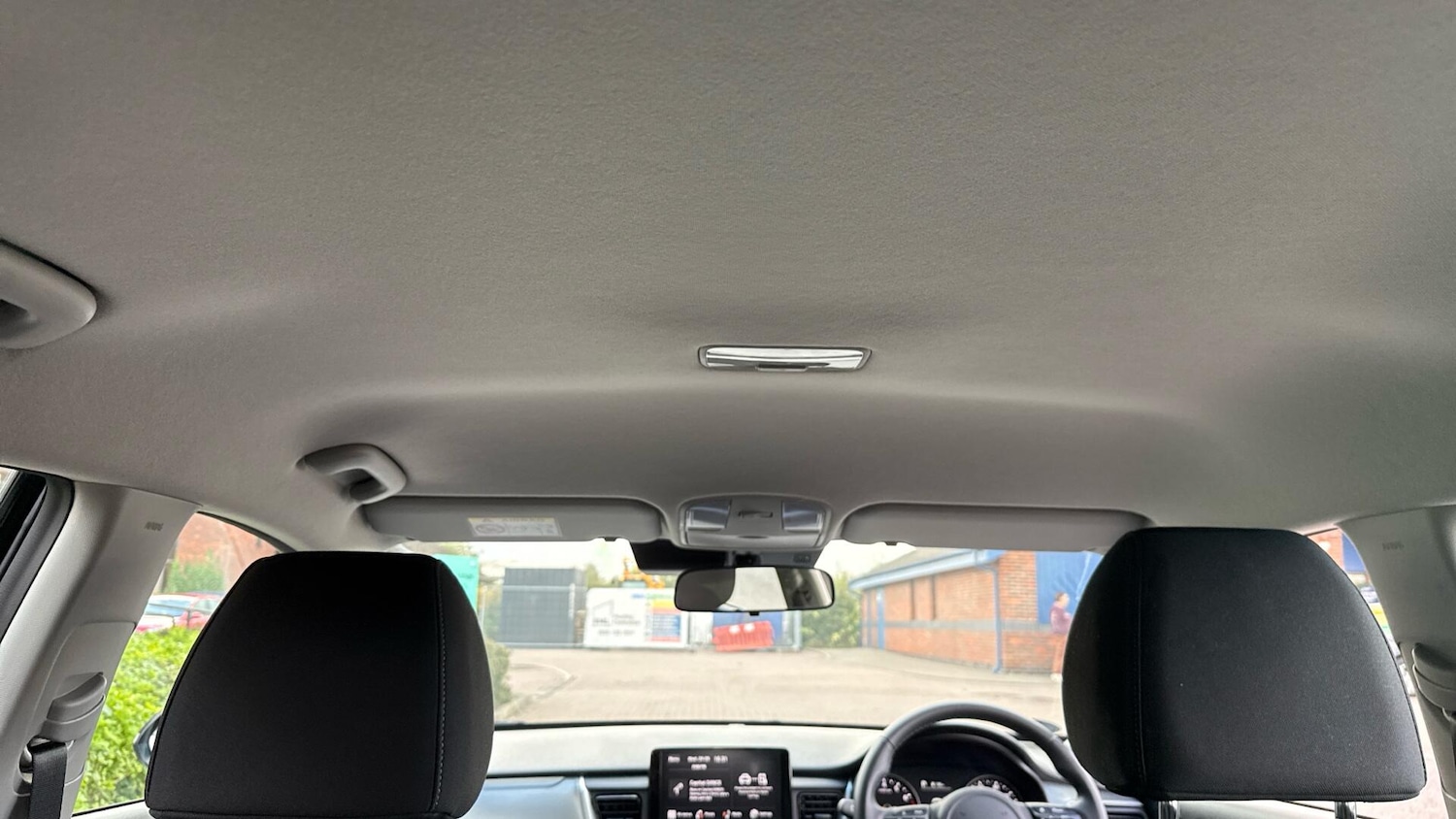 Used Kia Stonic 2023 for sale - 76371125: Photo 11