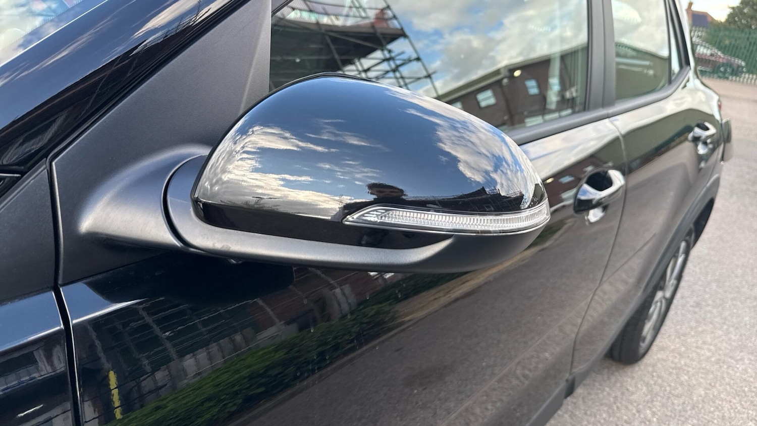 Used Kia Stonic 2023 for sale - 76371125: Photo 17