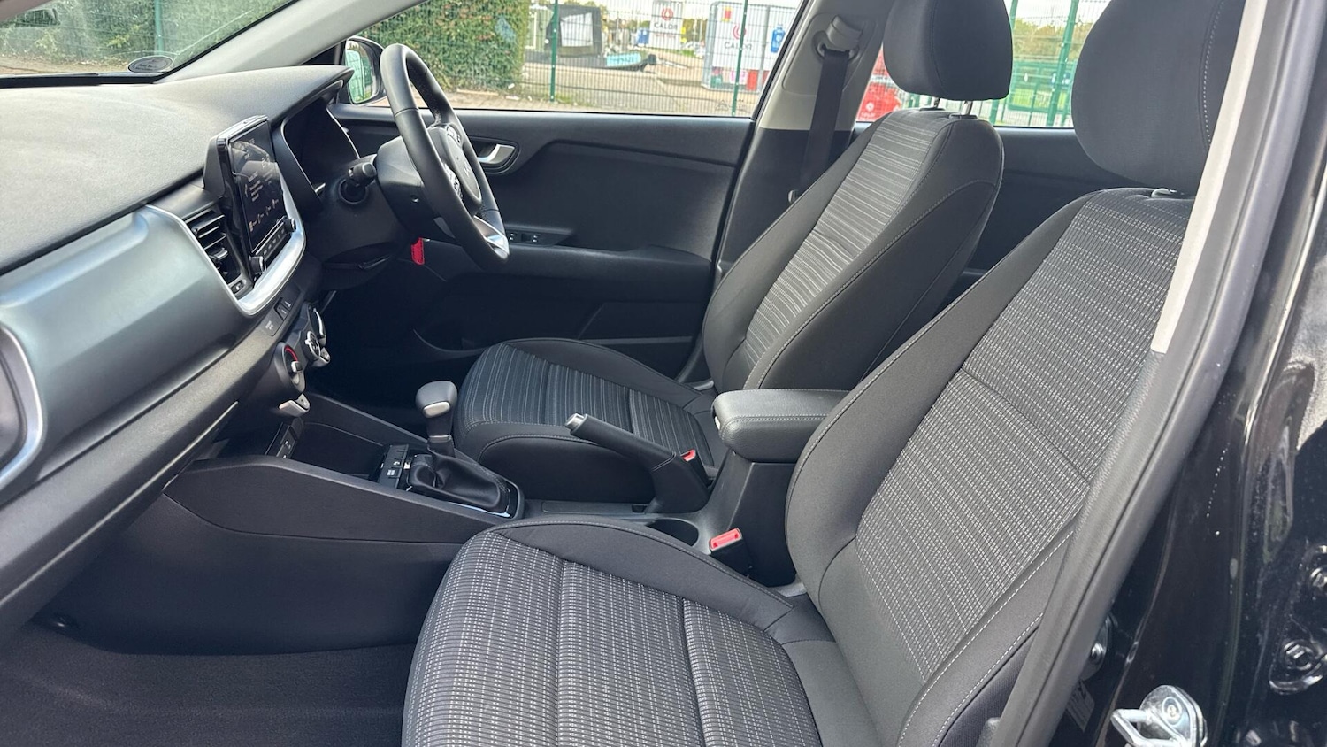 Used Kia Stonic 2023 for sale - 76371125: Photo 20