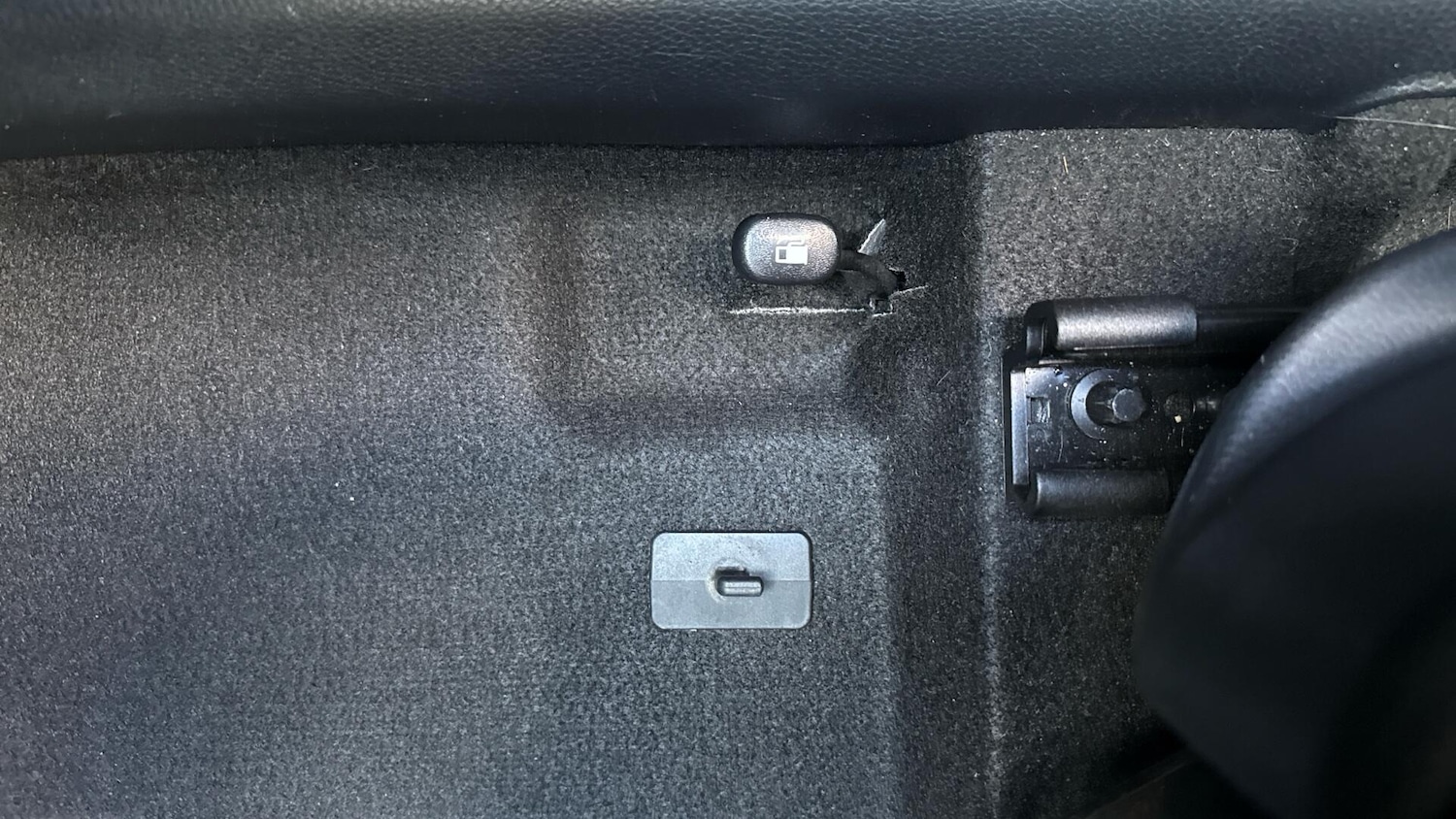 Used Kia Stonic 2023 for sale - 76371125: Photo 34