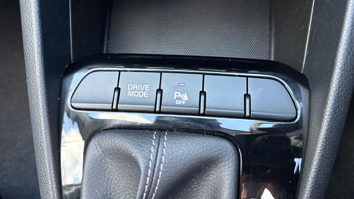 Used Kia Stonic 2023 for sale - 76371125: Photo 42