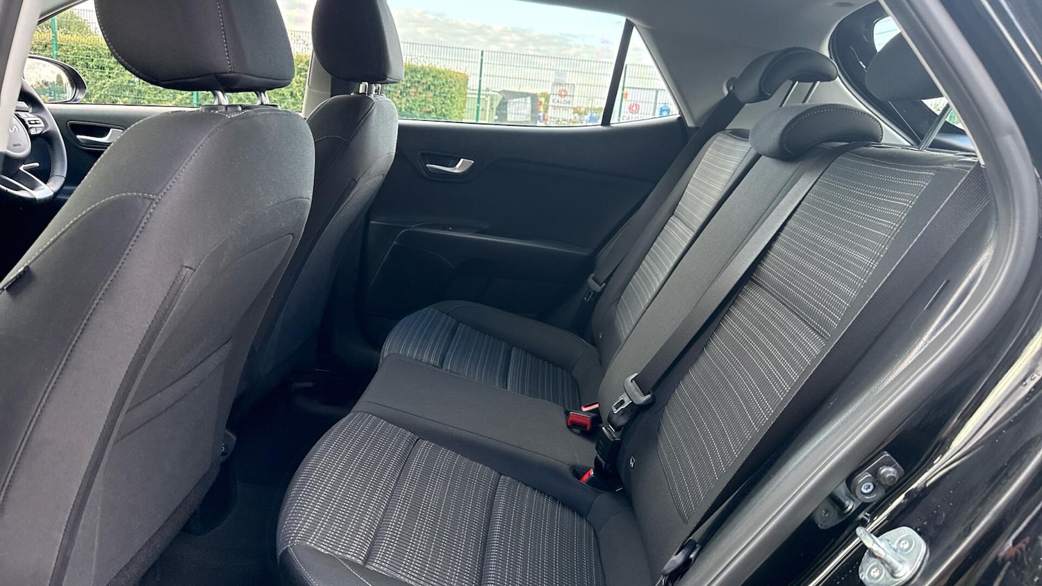 Used Kia Stonic 2023 for sale - 76371125: Photo 9