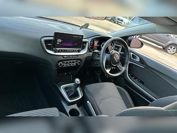 Used Kia Ceed 2025 for sale - 78047793: Photo