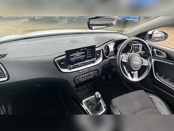 Used Kia Ceed 2023 for sale - 77853868: Photo