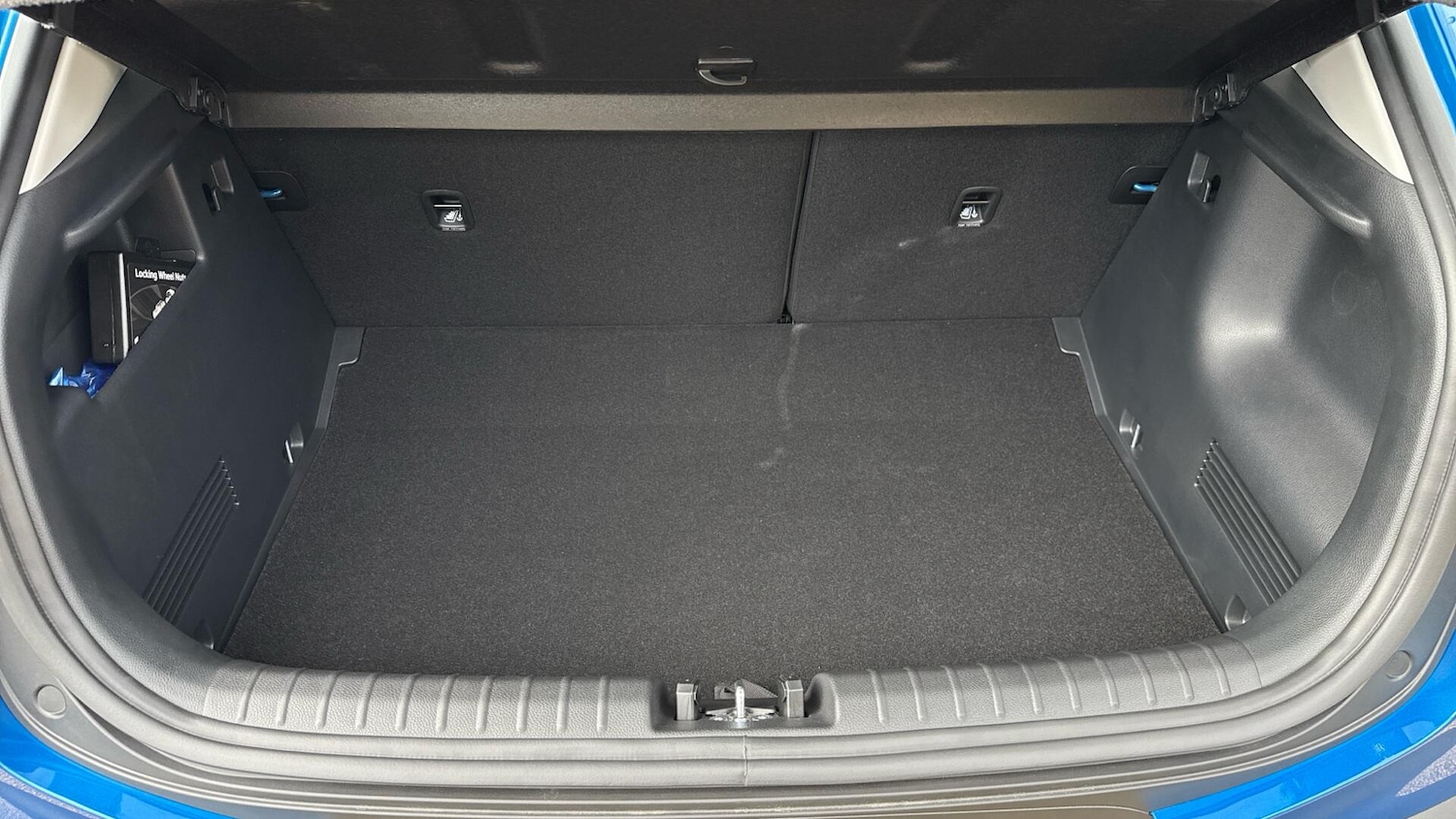 Used Kia Stonic 2025 for sale - 76538970: Photo 28