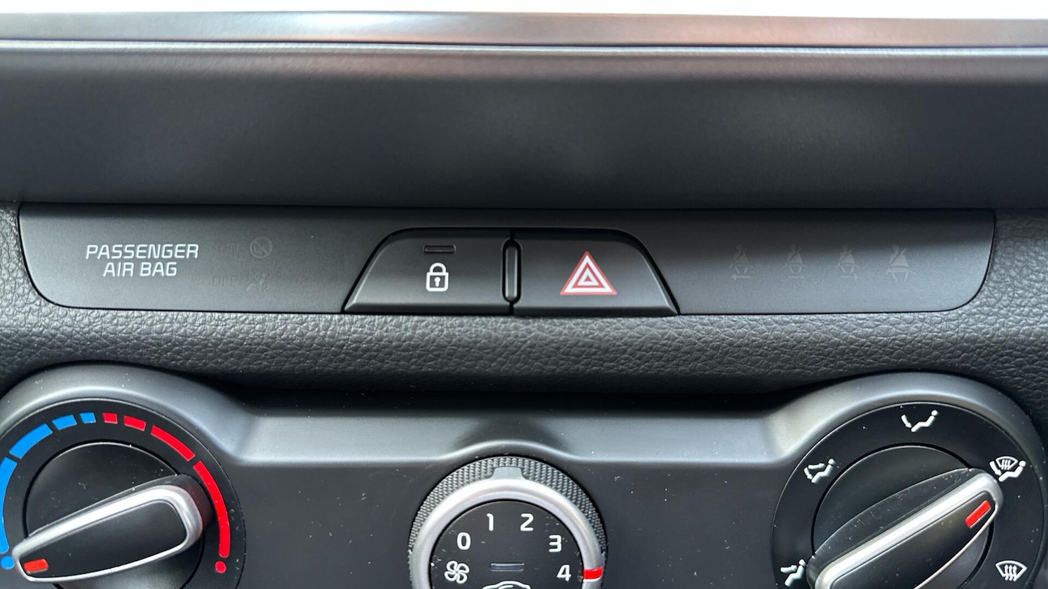 Used Kia Stonic 2025 for sale - 77673132: Photo 31