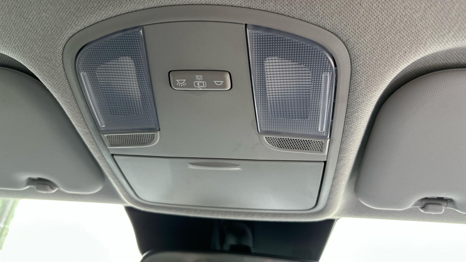 Used Kia Stonic 2025 for sale - 77673132: Photo 42