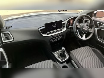 Used Kia Ceed 2025 for sale - 78635584: Photo