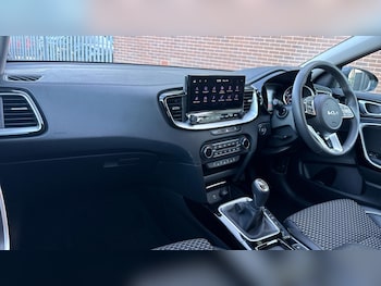 Used Kia XCeed 2025 for sale - 76584667: Photo