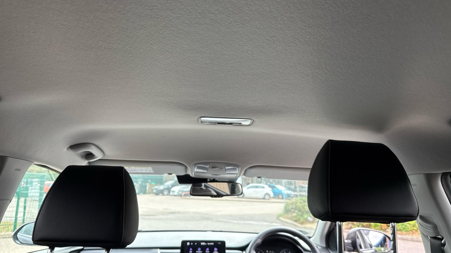 Used Kia Stonic 2024 for sale - 76306708: Photo 11