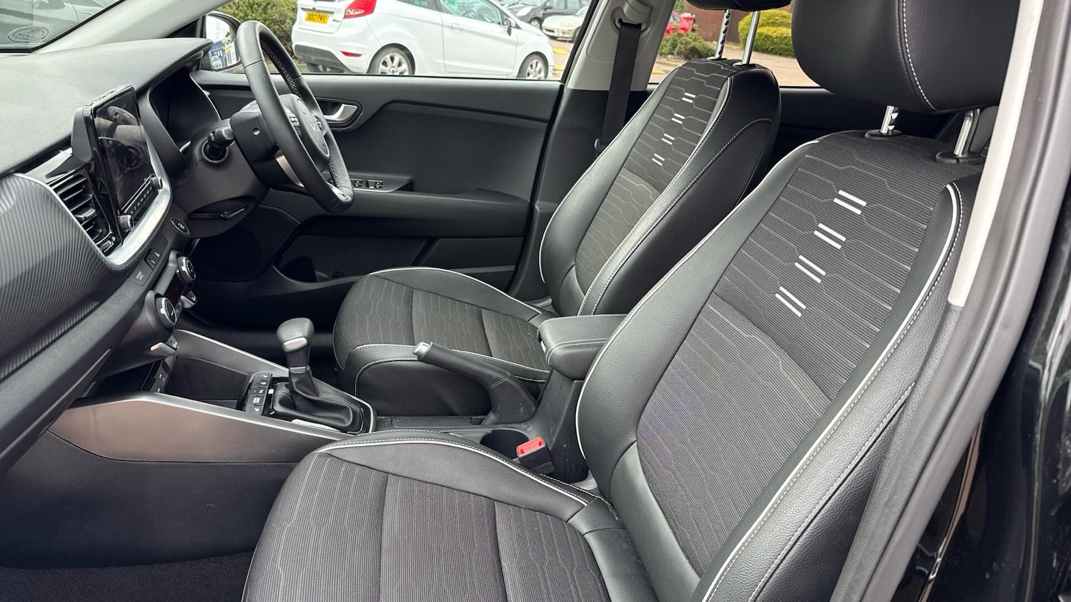 Used Kia Stonic 2024 for sale - 76306708: Photo 20